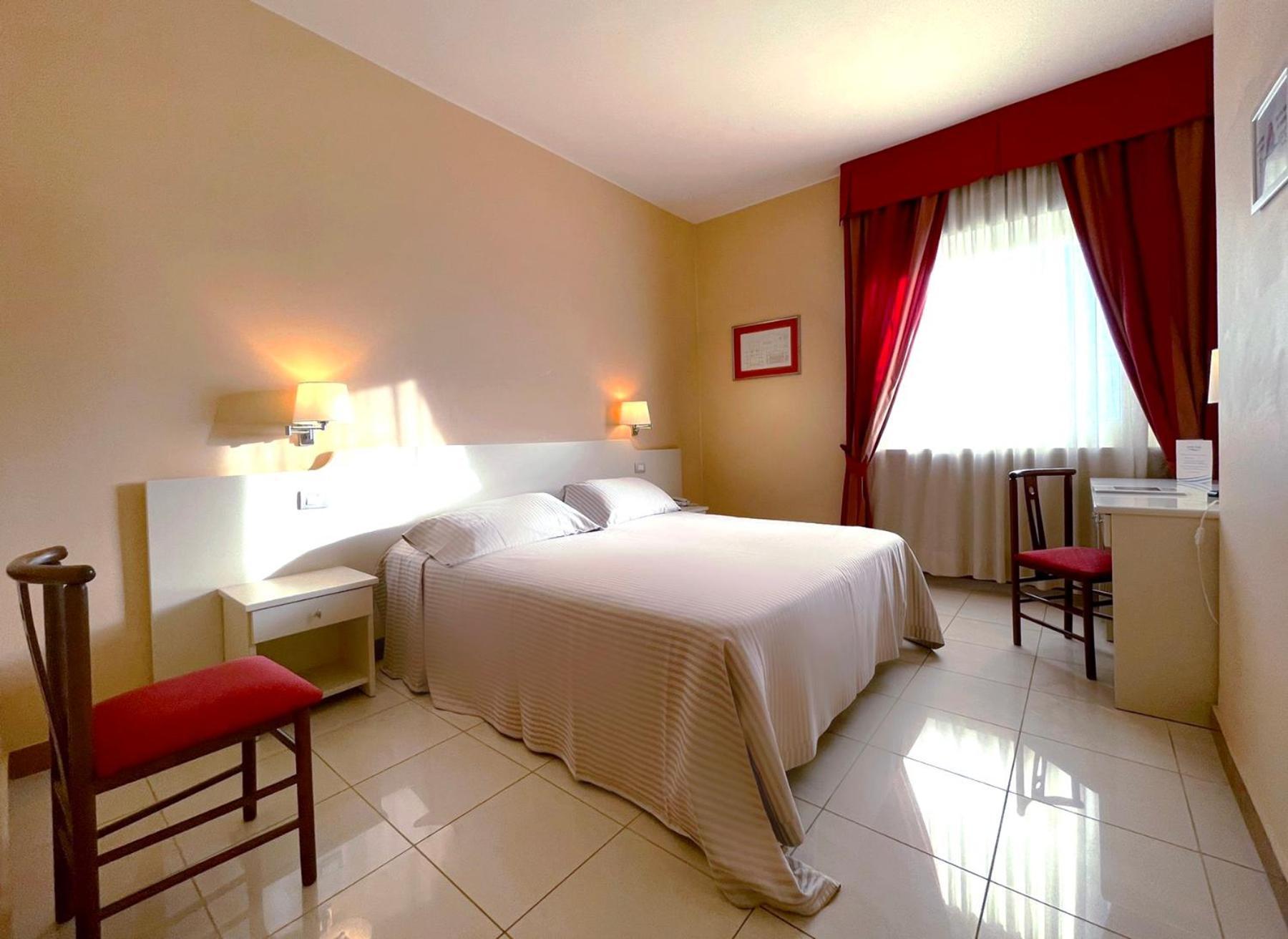 Barion Hotel&Congressi Esterno foto