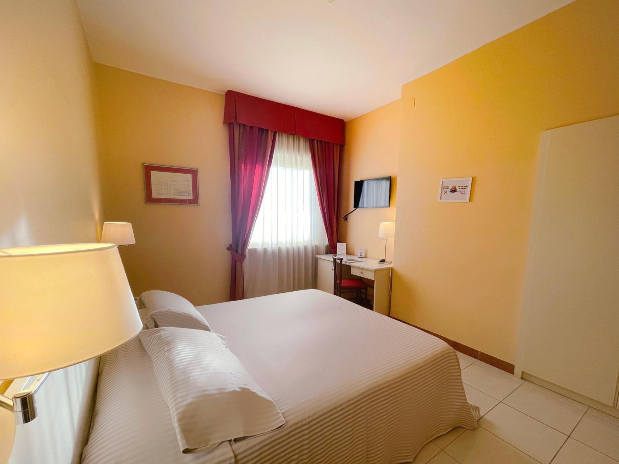 Barion Hotel&Congressi Esterno foto